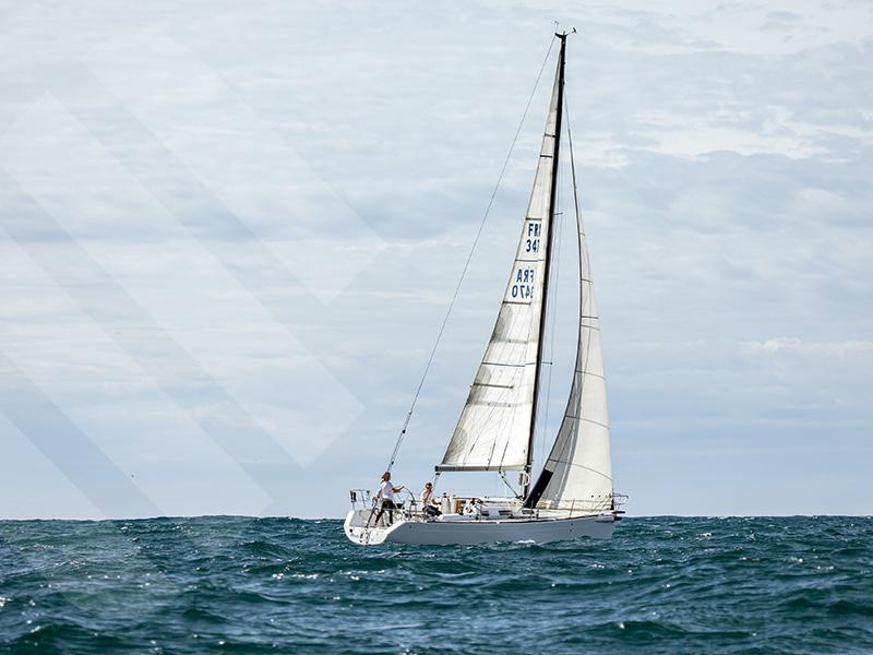 Book yachts online - sailboat - First 34.7 - One - rent