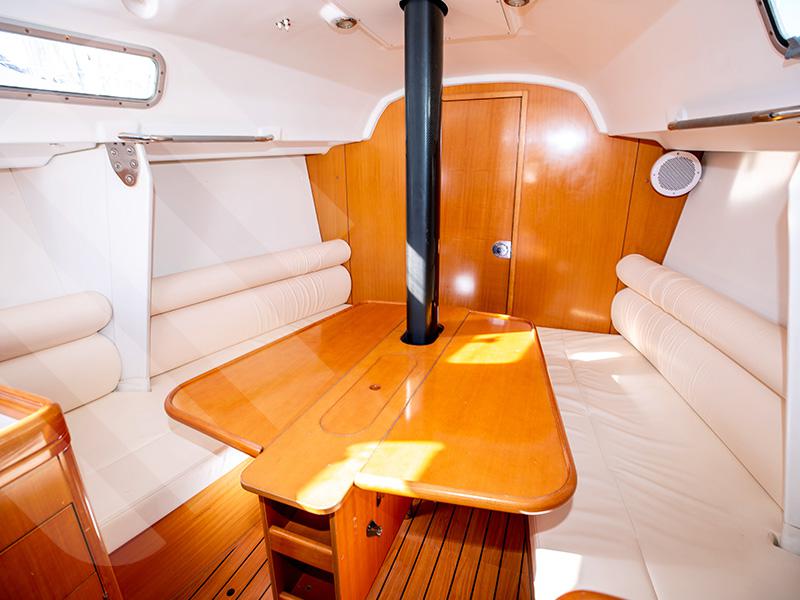 Book yachts online - sailboat - First 34.7 - One - rent