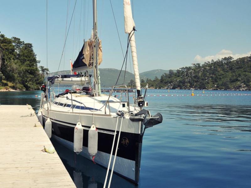 Book yachts online - sailboat - Harmony 52 - Dorado - rent