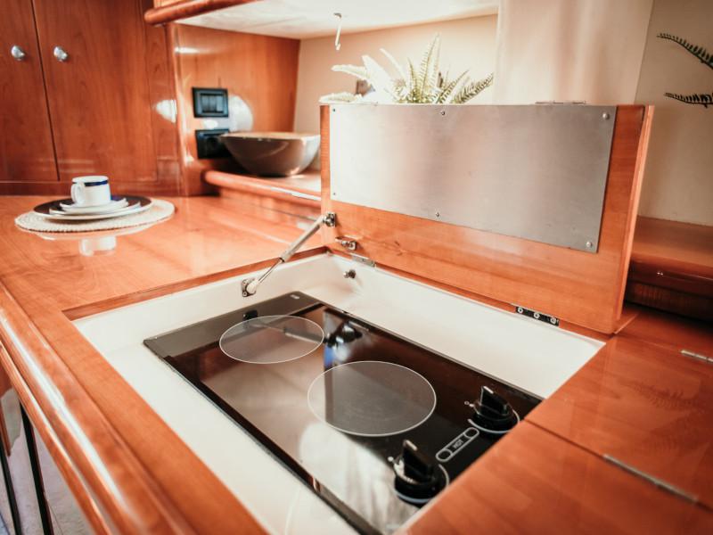 Book yachts online - motorboat - Sunseeker Predator 58 - Ocean Barcelona - rent