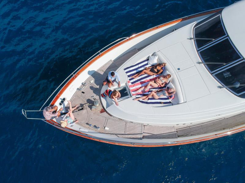 Book yachts online - motorboat - Mochi Craft 85 - Leigh - rent