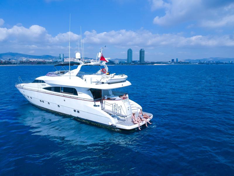 Book yachts online - motorboat - Mochi Craft 85 - Leigh - rent