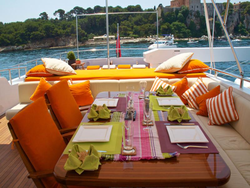 Book yachts online - motorboat - Heesen Yacht - Heartbeat of life - rent