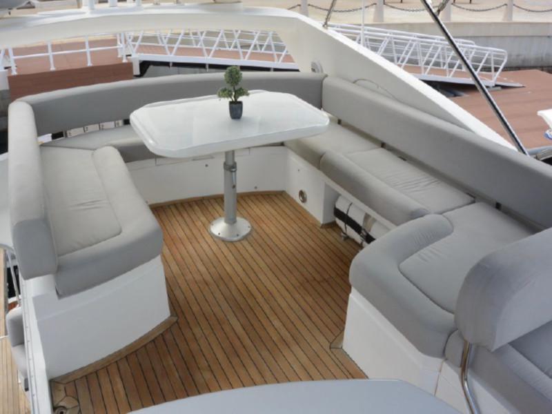 Book yachts online - motorboat - Sunseeker Manhattan 52 - Blue Amber - rent