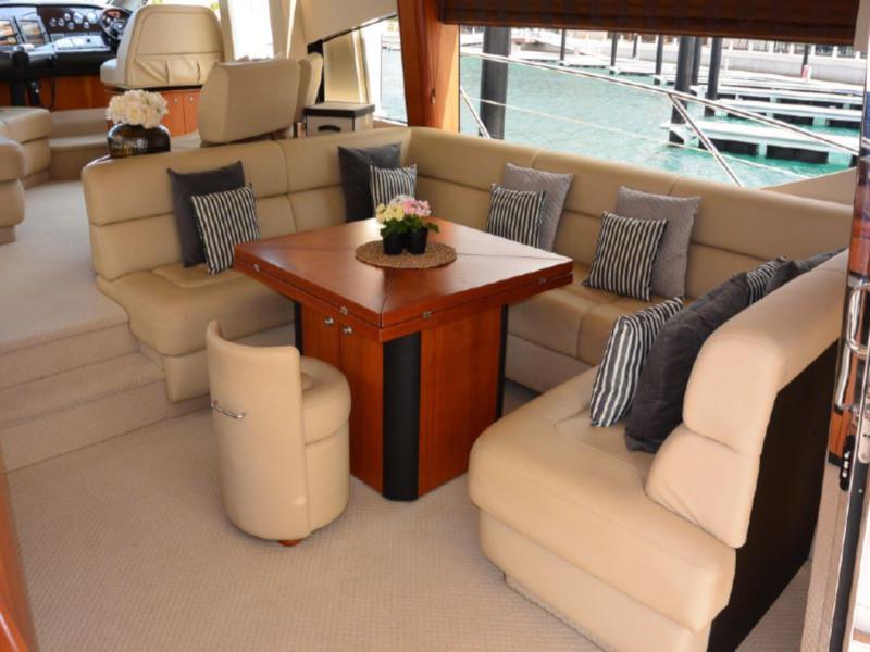 Book yachts online - motorboat - Sunseeker Manhattan 52 - Blue Amber - rent