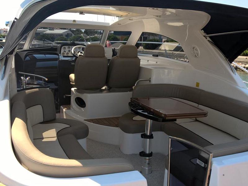 Book yachts online - motorboat - Elan Power 35 - MARTA II - rent
