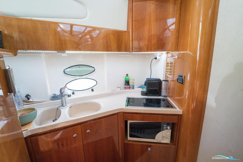 Book yachts online - motorboat - Azimut 39 - MARTA VI - rent