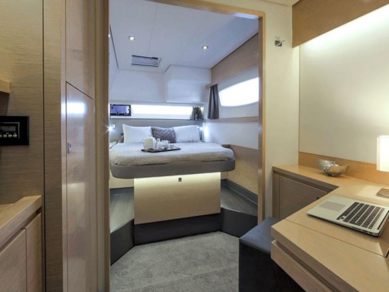 Book yachts online - catamaran - Saba 50 - Anna Isabella - rent
