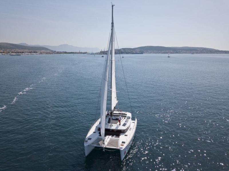 Book yachts online - catamaran - Lagoon 450 Flybridge - Jenny of Sweden - rent