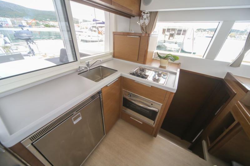 Book yachts online - catamaran - Lagoon 40 - Ocean King III - rent