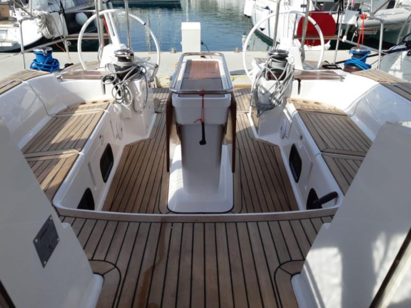 Book yachts online - sailboat - Elan Impression 50 - Fines de Claires - rent