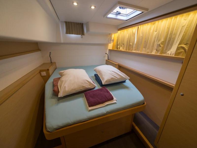 Book yachts online - catamaran - Lagoon 450 Sport - Nathalie - rent