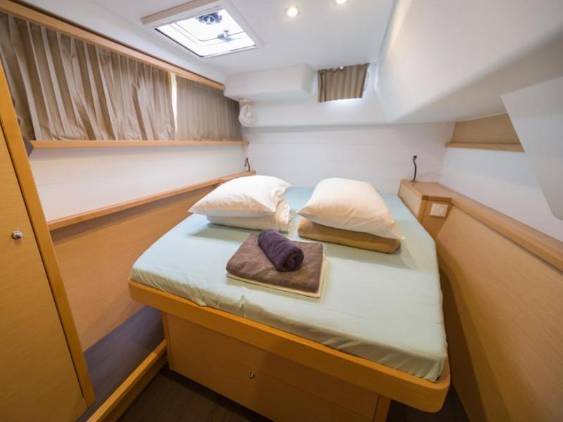 Book yachts online - catamaran - Lagoon 450 Sport - Nathalie - rent