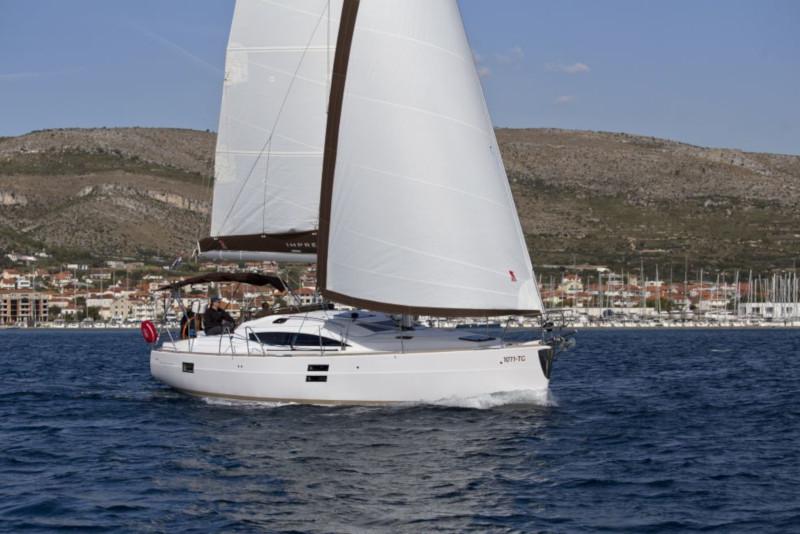 Book yachts online - sailboat - Elan Impression 40 - Fides - rent
