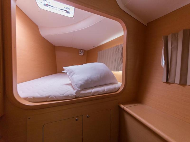 Book yachts online - catamaran - Lagoon 380 - Eschyle - rent
