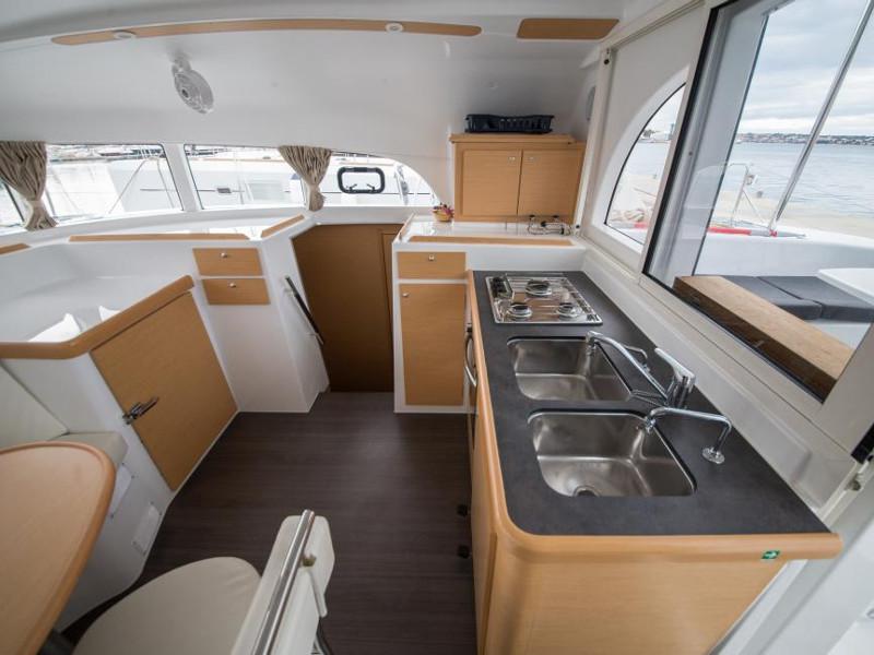 Book yachts online - catamaran - Lagoon 380 - Eschyle - rent