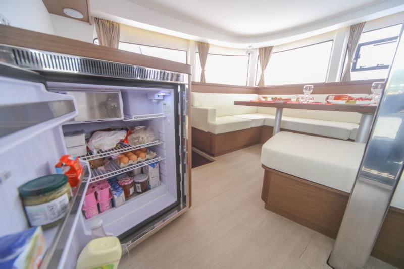 Book yachts online - catamaran - Lagoon 42 - Discovery - rent