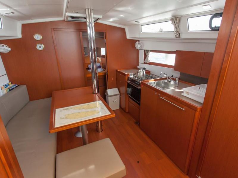 Book yachts online - sailboat - Oceanis 38.1 - Dvorak - rent
