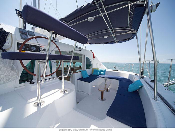 Book yachts online - catamaran - Lagoon 380 - Montaigne - rent