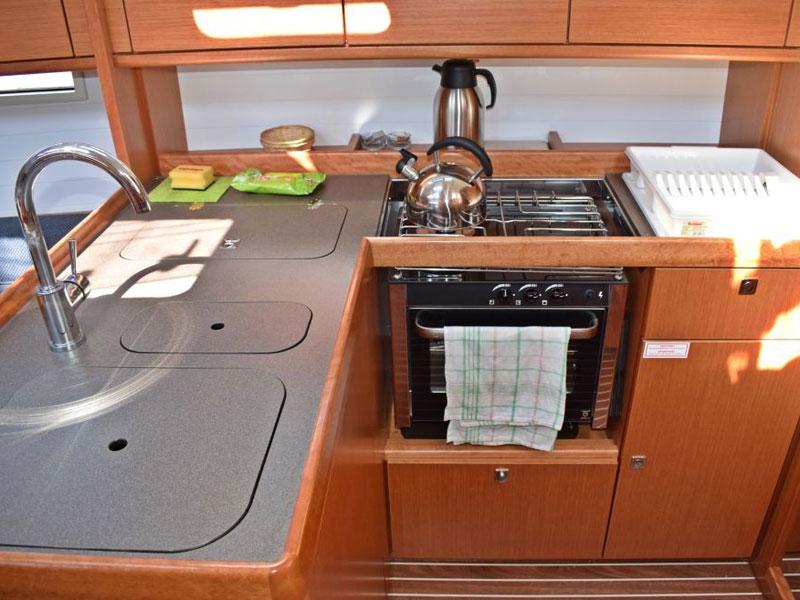 Book yachts online - sailboat - Bavaria Cruiser 37 - MAPALIMI - rent