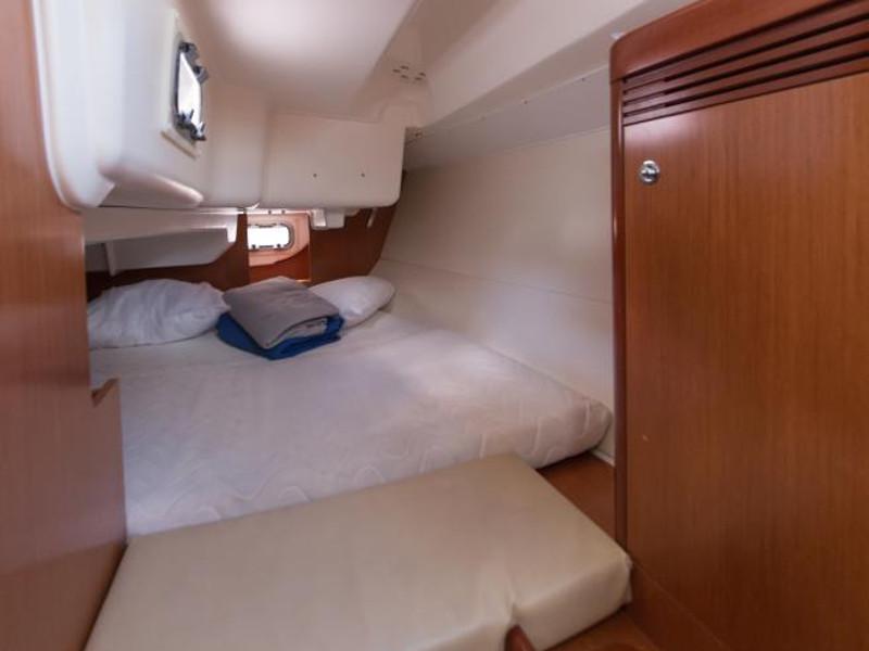 Book yachts online - sailboat - Oceanis 31 - So-Ni - rent
