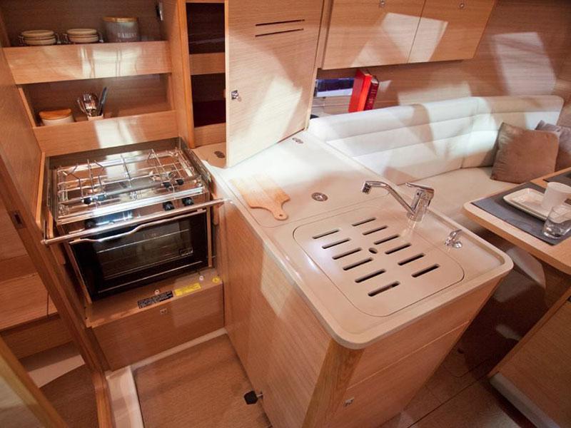 Book yachts online - sailboat - Dufour 310 Grand Large - Inezic - rent