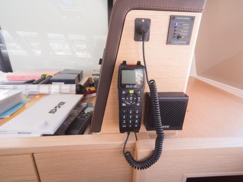 Book yachts online - catamaran - Nautitech 46 Fly - Santorin - rent