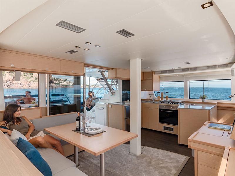 Book yachts online - catamaran - Lagoon 52 - Mercurey - rent