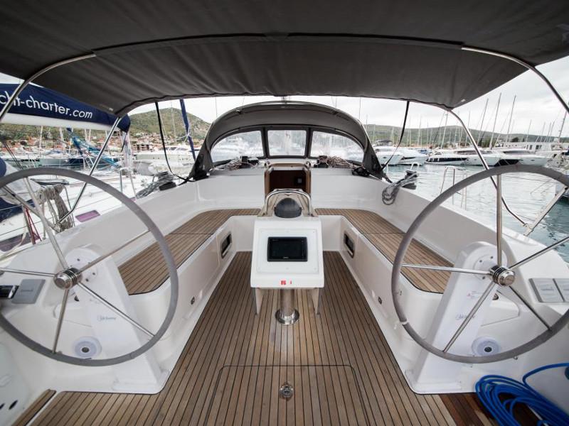 Book yachts online - sailboat - Bavaria Cruiser 46 - Curradi - rent