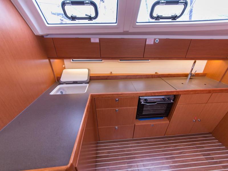 Book yachts online - sailboat - Bavaria Cruiser 46 - Curradi - rent