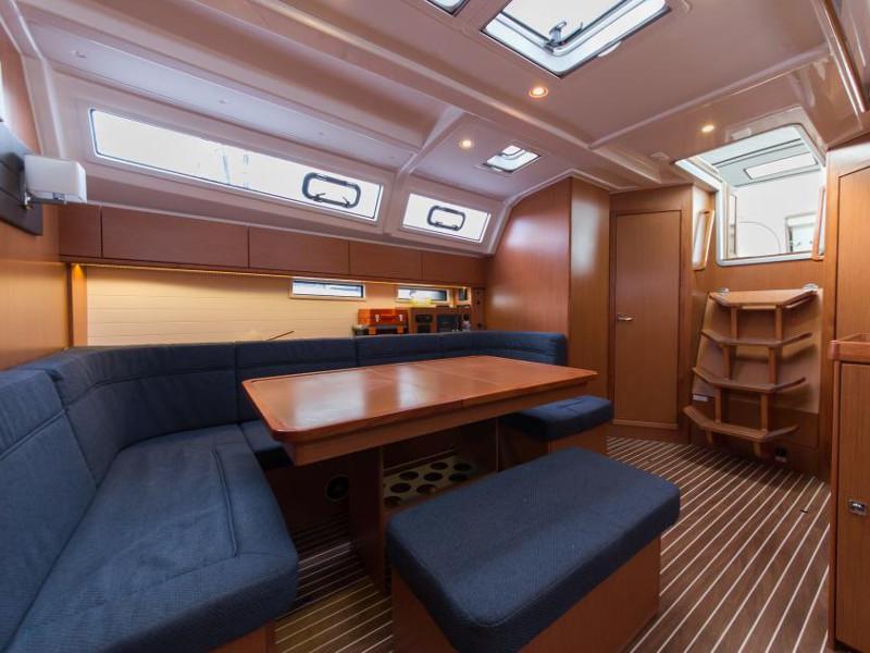 Book yachts online - sailboat - Bavaria Cruiser 46 - Curradi - rent