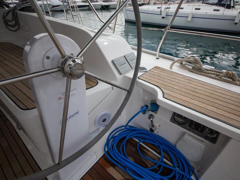 Book yachts online - sailboat - Bavaria Cruiser 46 - Curradi - rent