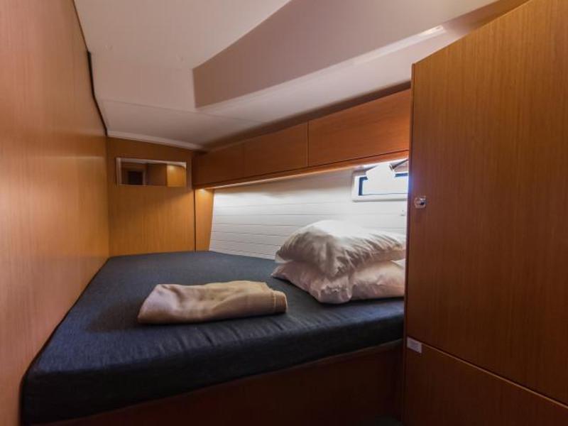Book yachts online - sailboat - Bavaria Cruiser 46 - Curradi - rent