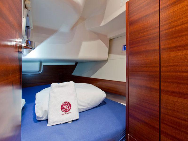 Book yachts online - sailboat - Salona 35 - Charly - rent