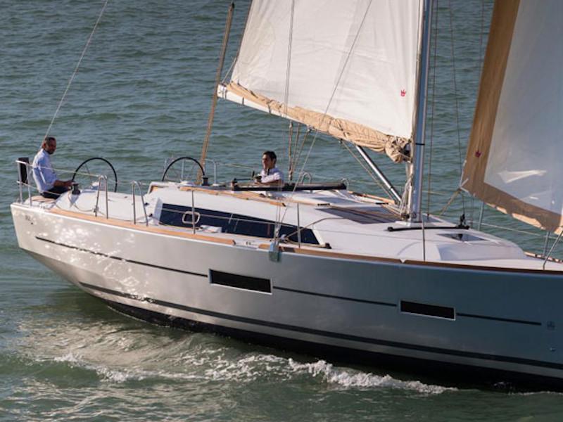 Book yachts online - sailboat - Dufour 382 Grand Large - Les Troyens - rent