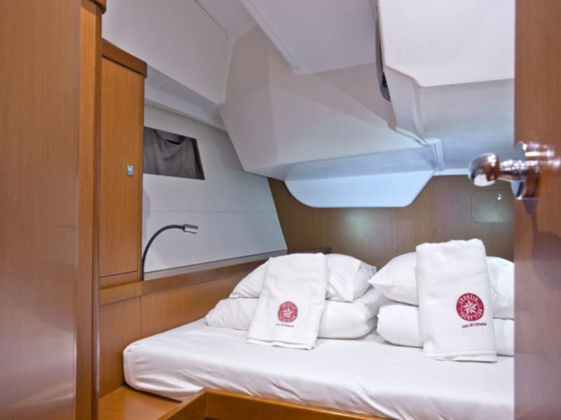 Book yachts online - sailboat - Oceanis 48 (10-4) - Lady Bug I - rent