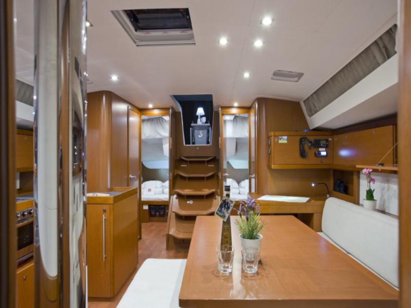 Book yachts online - sailboat - Oceanis 48 (10-4) - Lady Bug I - rent