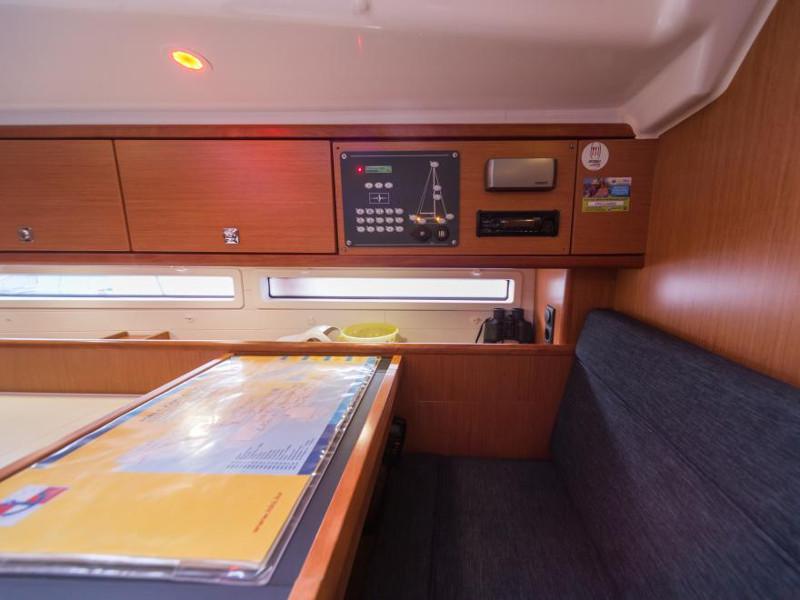 Book yachts online - sailboat - Bavaria Cruiser 56 - La Vestale - rent