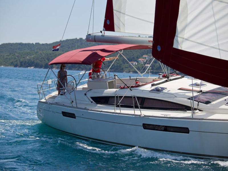 Book yachts online - sailboat - Jeanneau 53 - Cleopatra II - rent