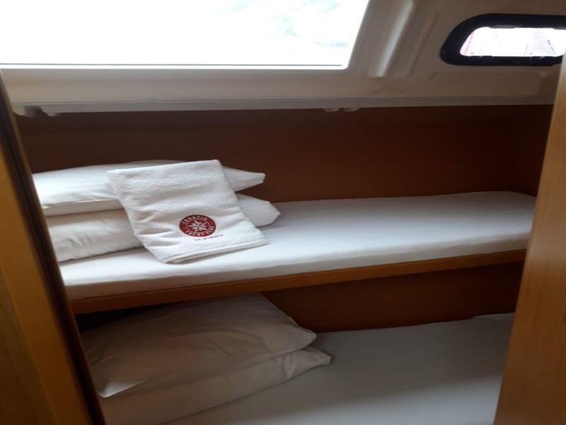 Book yachts online - sailboat - Jeanneau 53 - Cleopatra II - rent