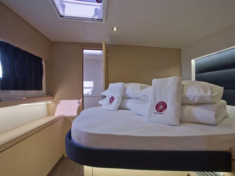 Book yachts online - catamaran - Saona 47 - Saga - rent
