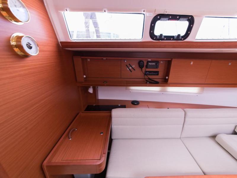Book yachts online - sailboat - Dufour 460 Grand Large - Lucrece - rent