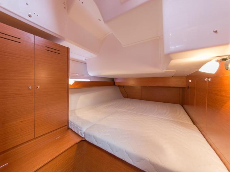 Book yachts online - sailboat - Dufour 460 Grand Large - Lucrece - rent