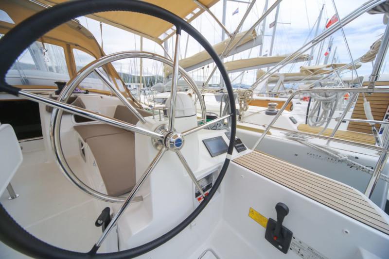 Book yachts online - sailboat - Sun Odyssey 519 - Malake - rent
