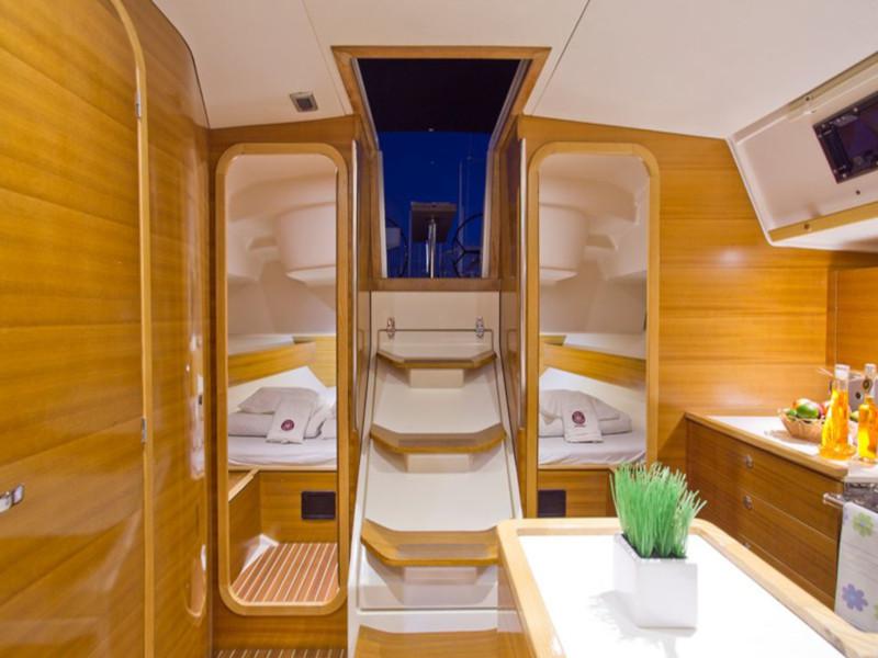 Book yachts online - sailboat - Salona 44 - Elva - rent