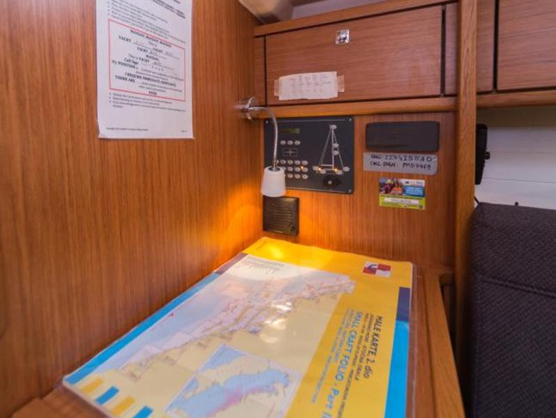 Book yachts online - sailboat - Bavaria Cruiser 33 (4) - Buti - rent