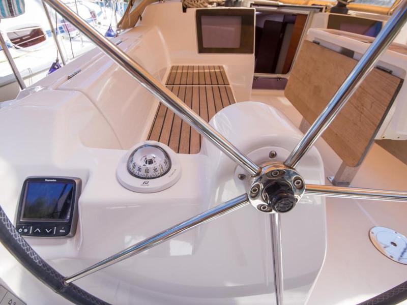 Book yachts online - sailboat - Dufour 382 Grand Large - Amphytrion - rent