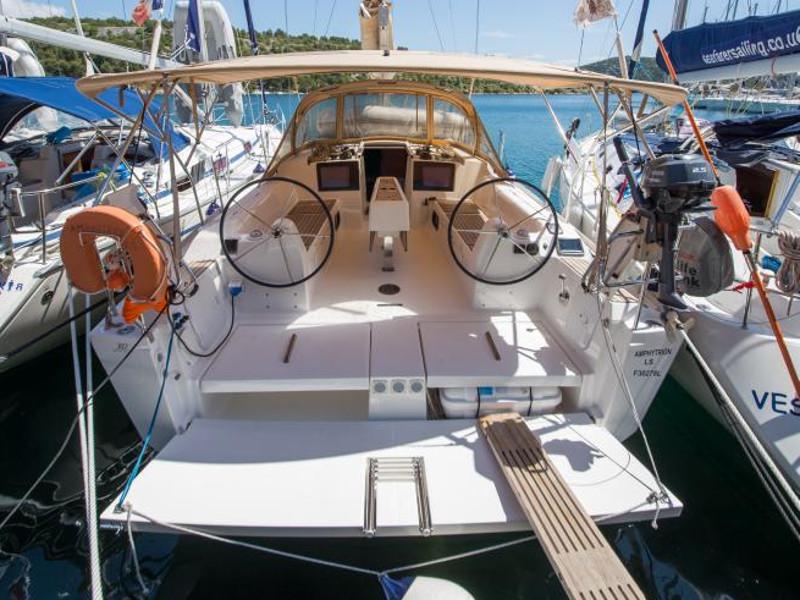 Book yachts online - sailboat - Dufour 382 Grand Large - Amphytrion - rent