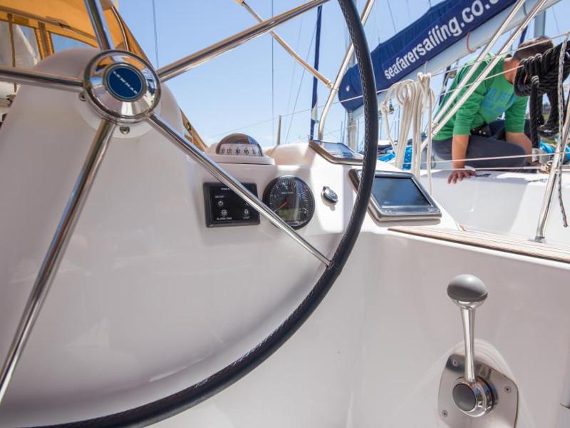 Book yachts online - sailboat - Dufour 382 Grand Large - Amphytrion - rent