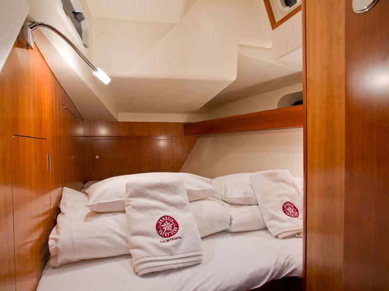 Book yachts online - sailboat - Allures 45 - Alunette - rent